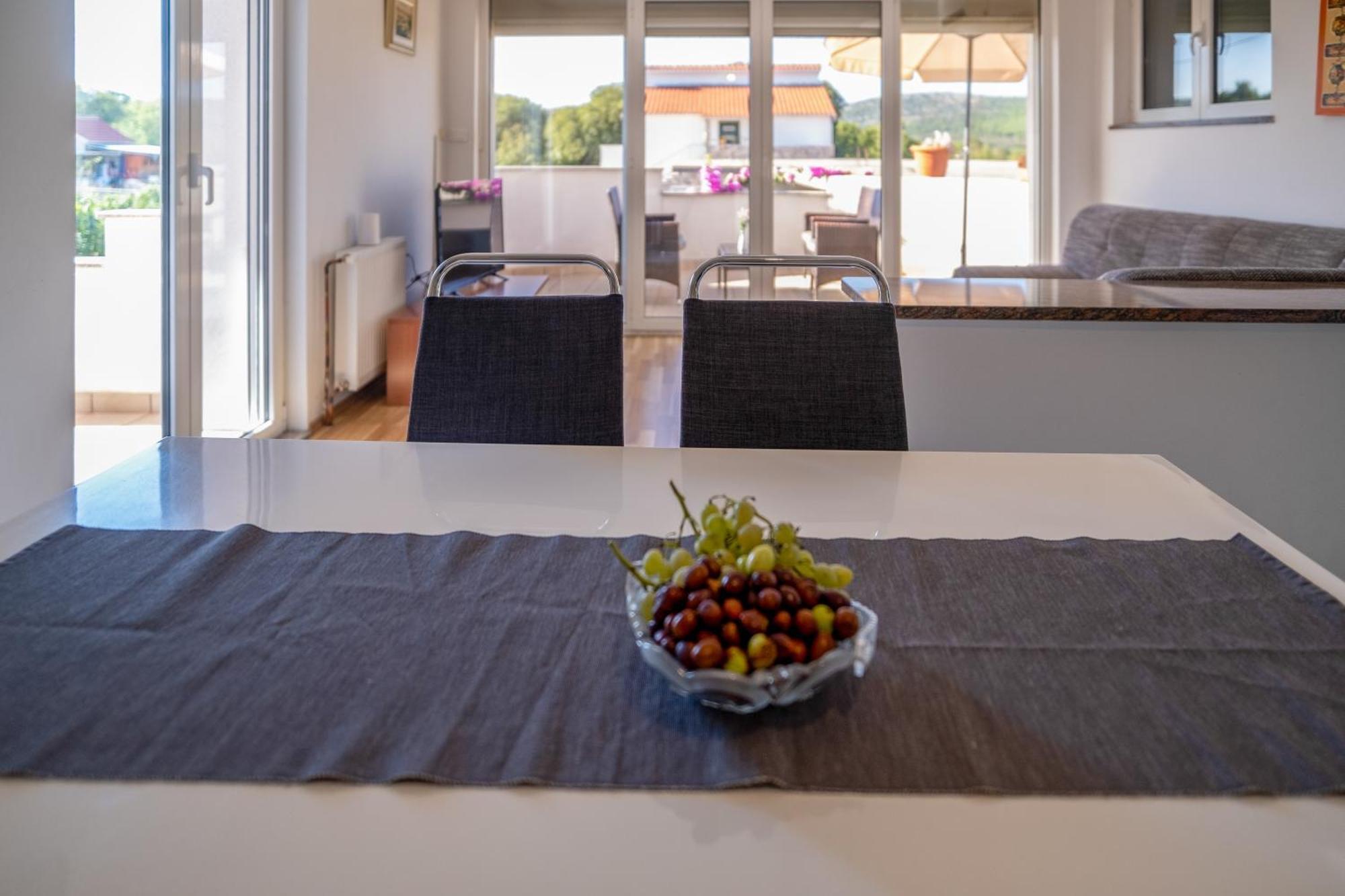Apartment Bura Σίμπενικ Εξωτερικό φωτογραφία